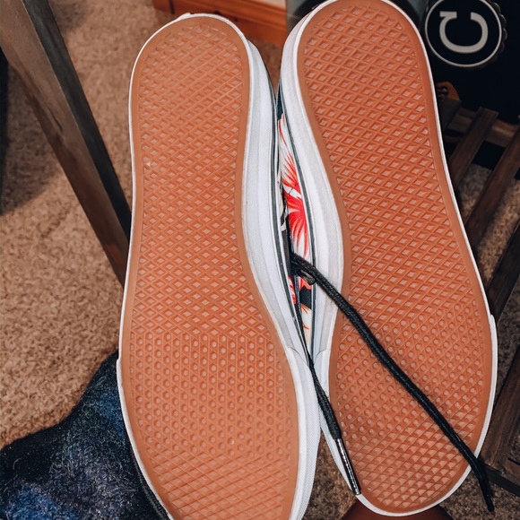 Floral vans - Picture 2 of 2